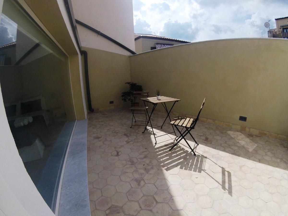 Kuro Hotel Палермо Екстериор снимка